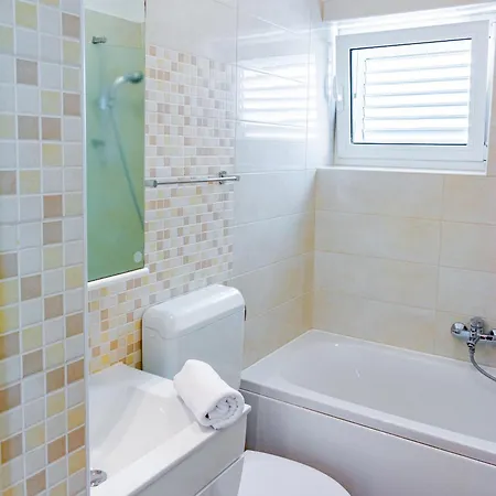 Apartman With Parking Space Banjol, Rab - 25199