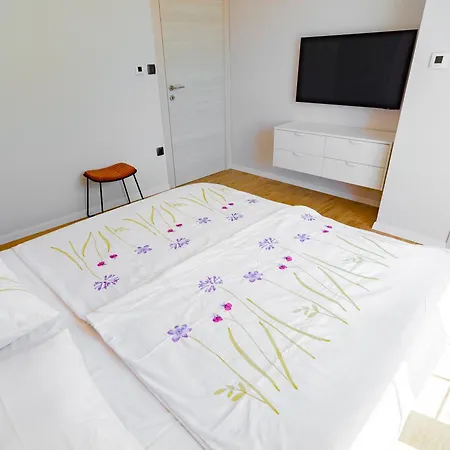 Apartman With Parking Space Banjol, Rab - 25199 Rab Town