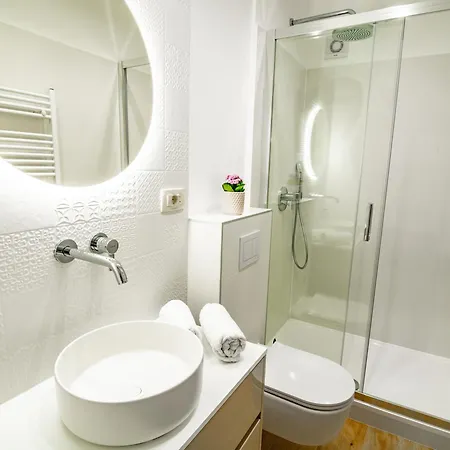 Apartman With Parking Space Banjol, Rab - 25199 *